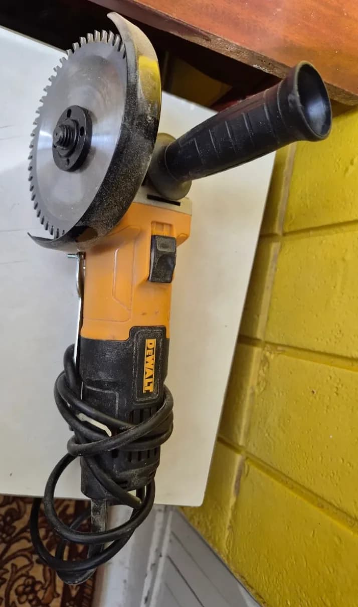 Болгарка DeWalt 125 мм